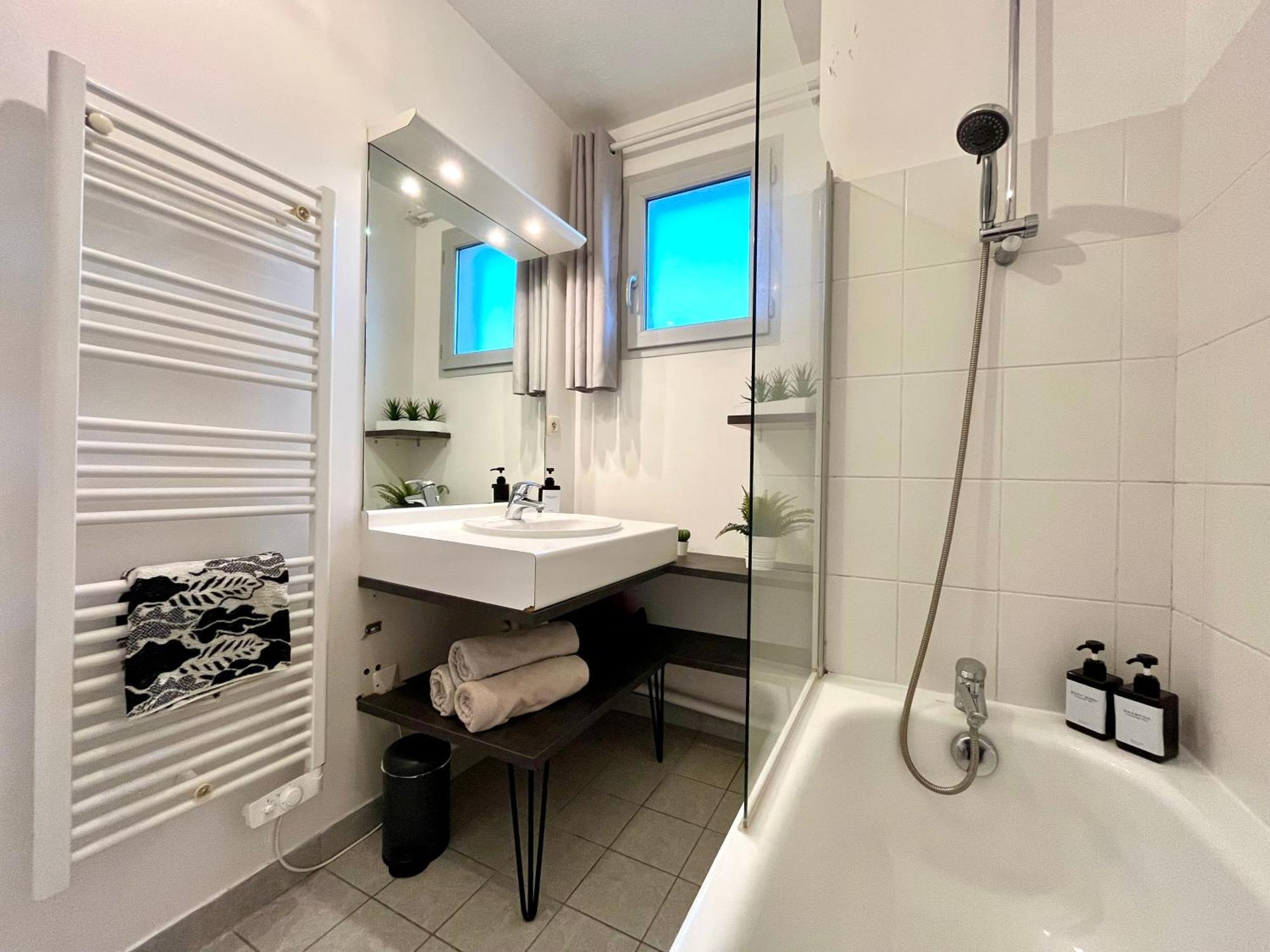 Bngo I Immense Rooftop Lyon I 2 Chambres, 4 Places Parkings, 2 Immenses Terrasses, 8 Personnes Zewnętrze zdjęcie